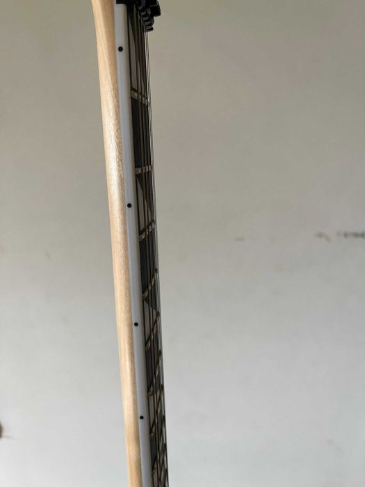 Jackson JS32 King V, Marshall Amplificador e Pedal Behringer OD300