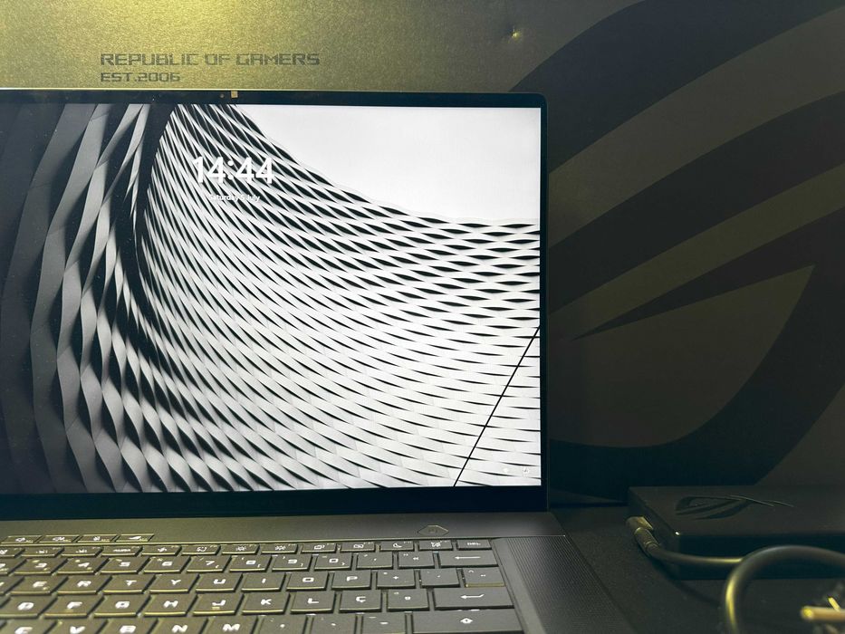 PC portátil ASUS ROG GU605MI – 2024 – c/ garantia até 2027