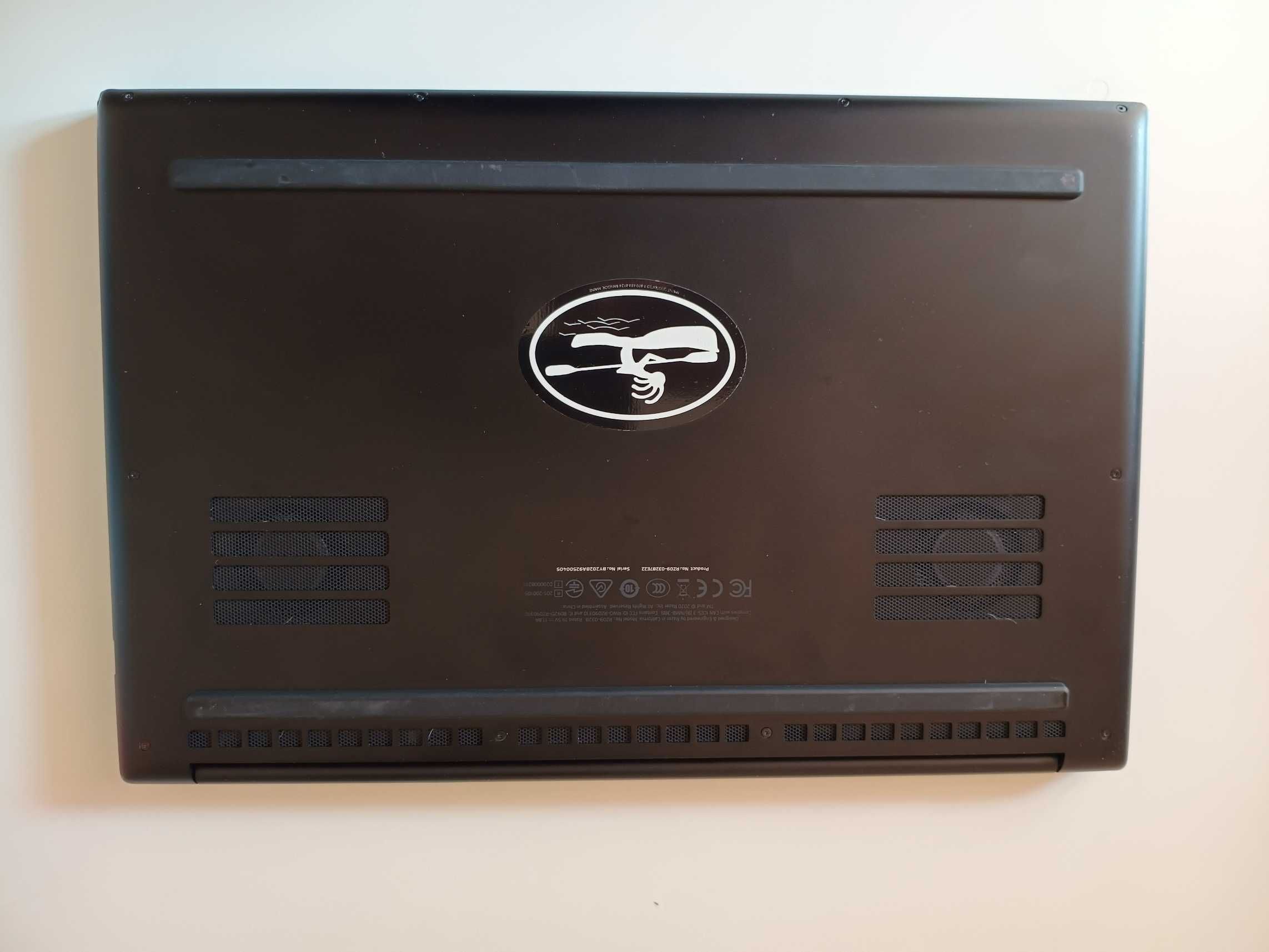 Razer Blade 15 i7-10750H 16Gb nVIDIA RTX2070 Max-Q 8Gb SSD1Tb UHD