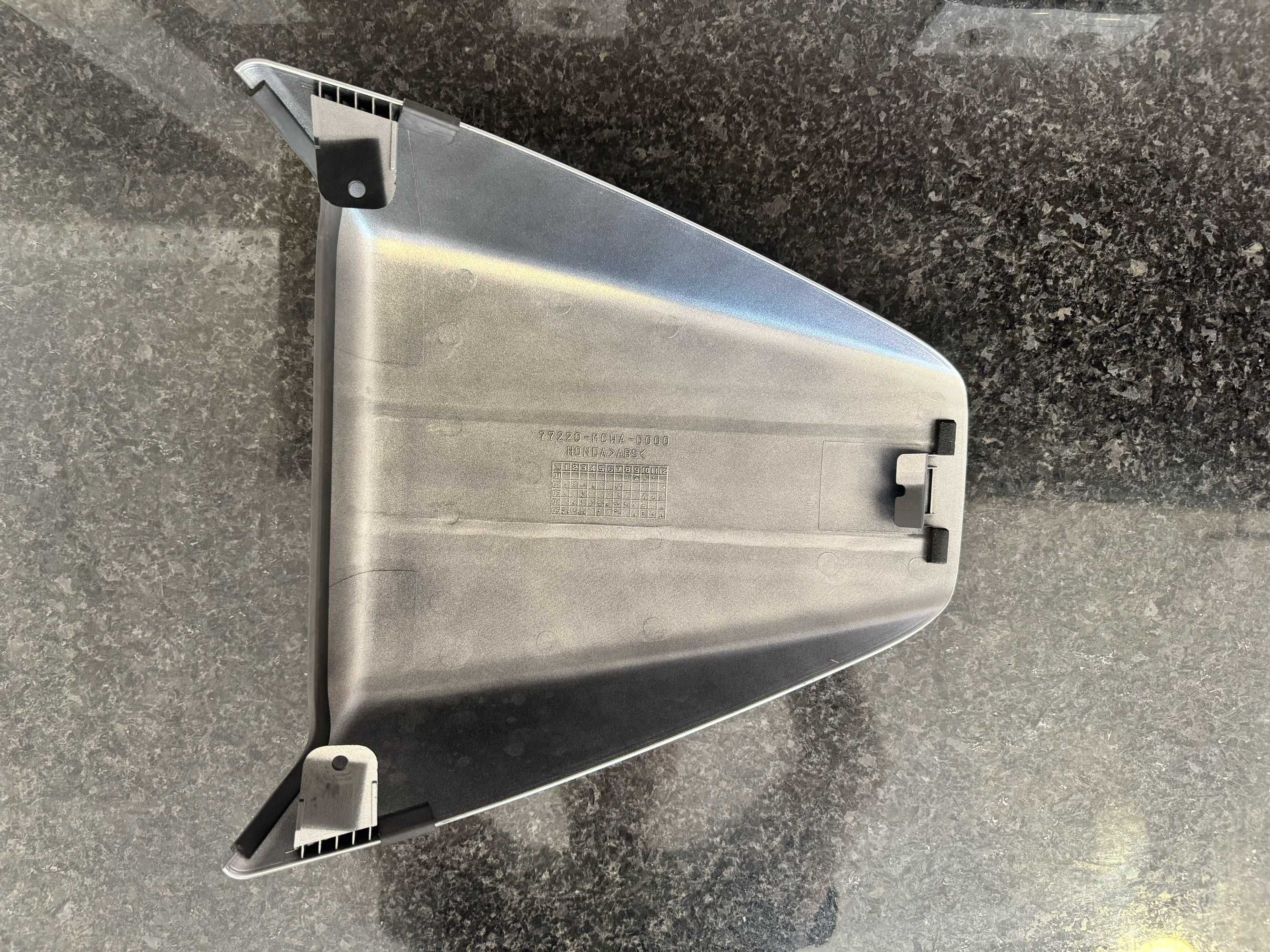 Capa de Assento Honda VFR800 VTEC (2002–2013) – OEM –Cinzento Metálico