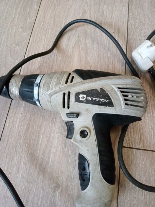 Дрель  б.у продам