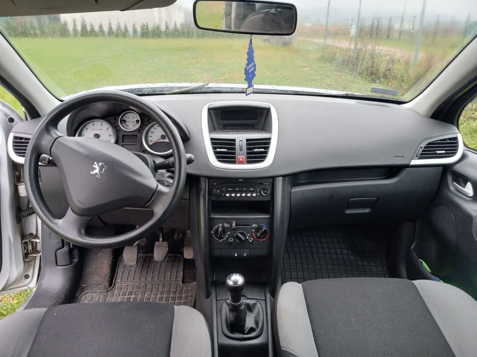 Peugeot 207 benzyna
