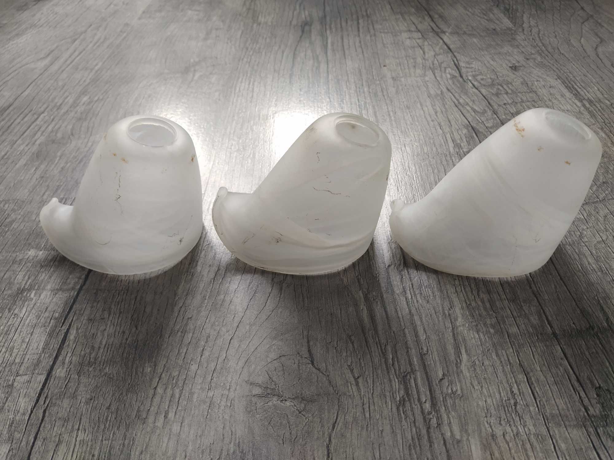 Mały mleczny klosz tulipan x3szt