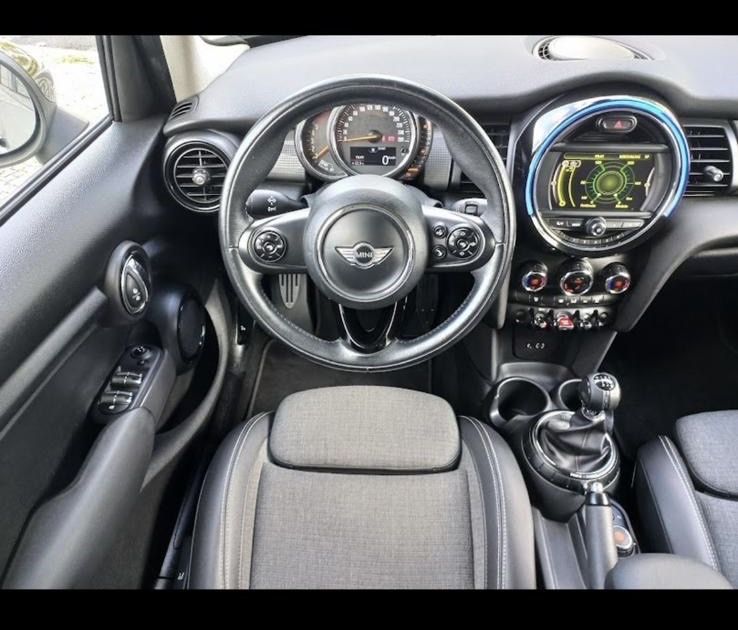 Mini Cooper D em exelentes condicoes