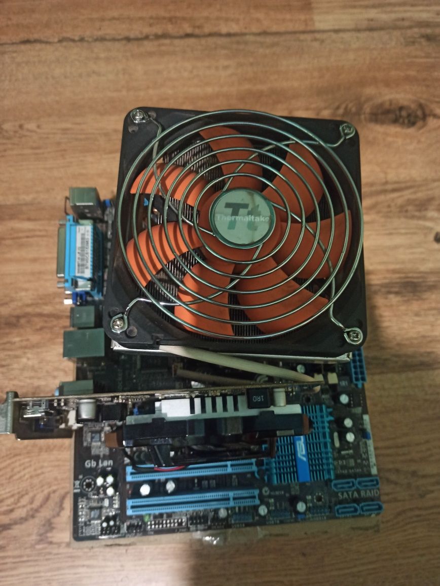 Комплект: Материнка, AMD 4 ядра, ОЗУ 8ГБ + БП