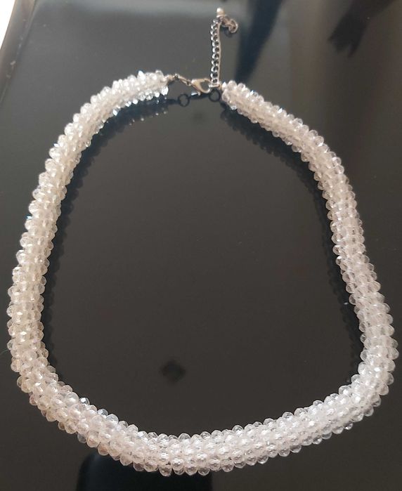 Gargantilha em pedrinhas