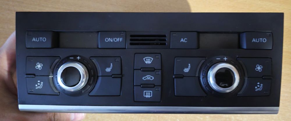 Блок управління кліматом Audi Q7 2010 4L0 820 043 AB