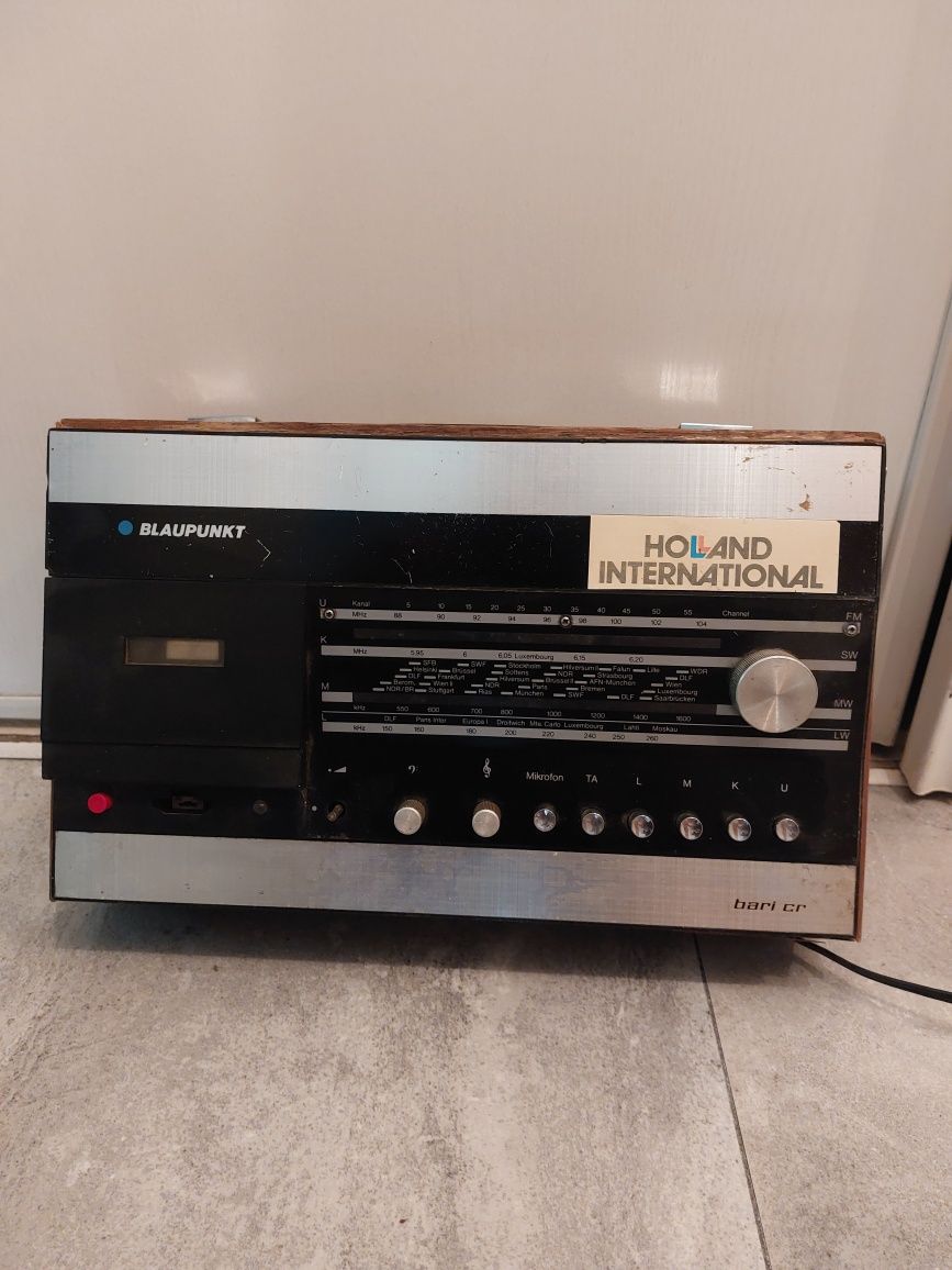 Stary radiomagnetofon