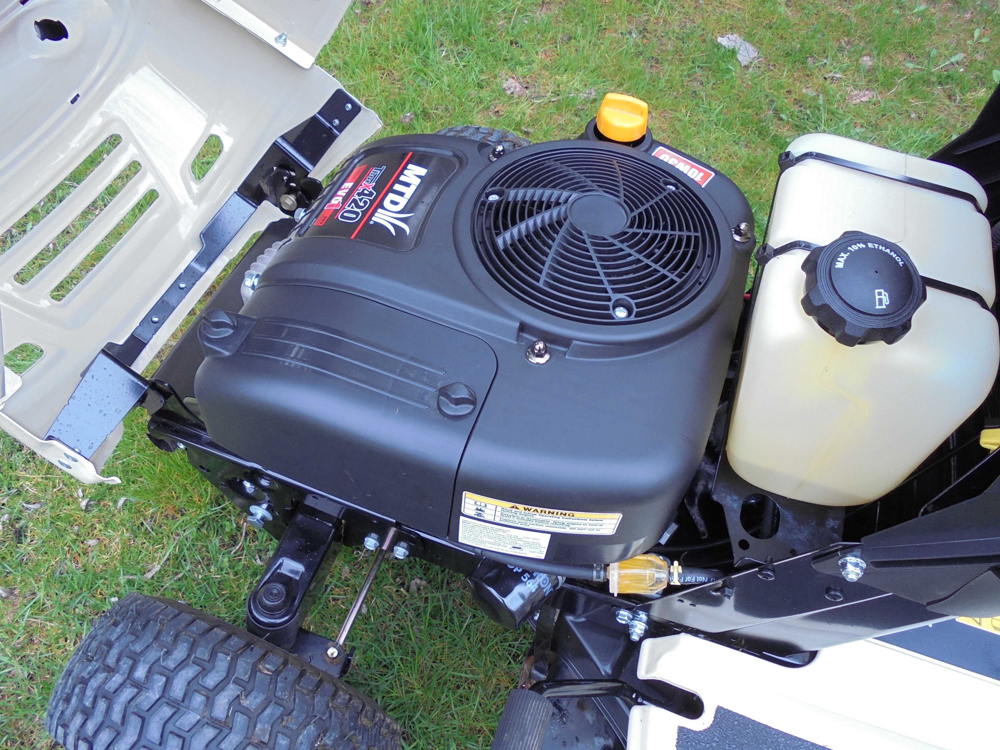 Traktor MTD  DL96T / Pompa oleju / 13,5KM / 96cm koszenia /