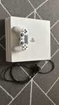 Konsola Ps4 Pro  i Pad wraz z stacją dokującą
