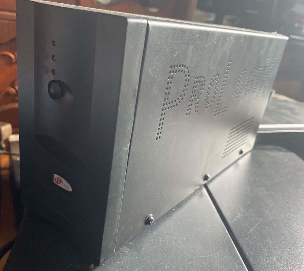 Безперебійники Prologix та Powercom BNT-600AP
