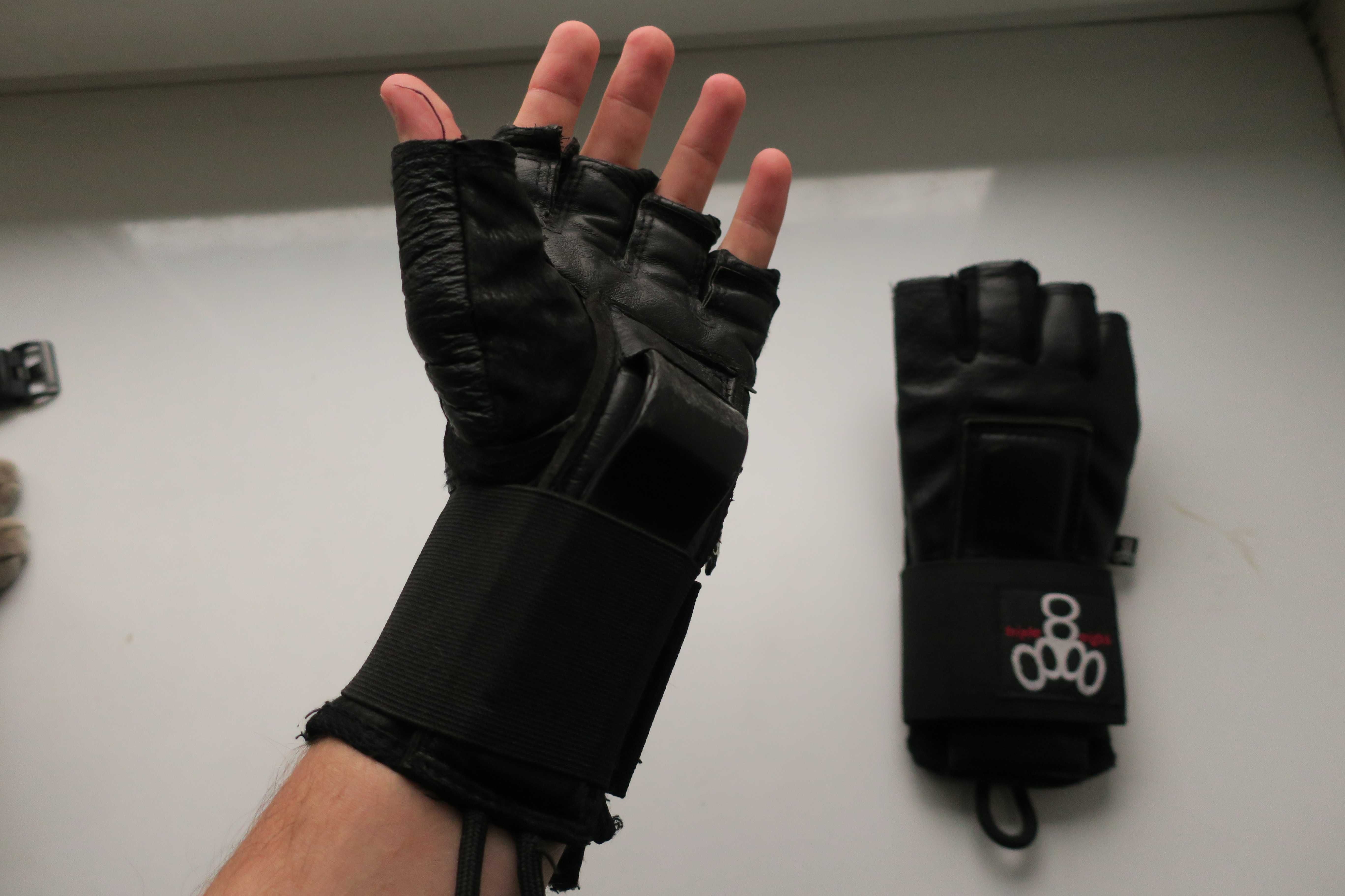 Шкіряні захисні рукавички Triple8 Hired Hands M