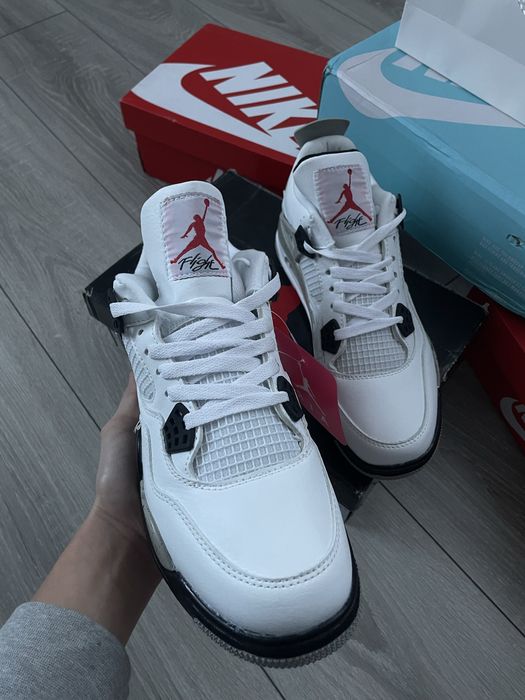Кросівки Nike Air Jordan Retro 4 White