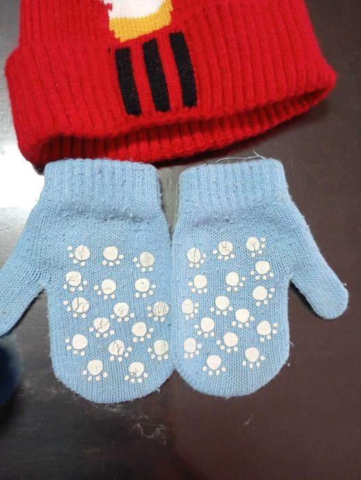 Lote do gorros e cachecol de criança