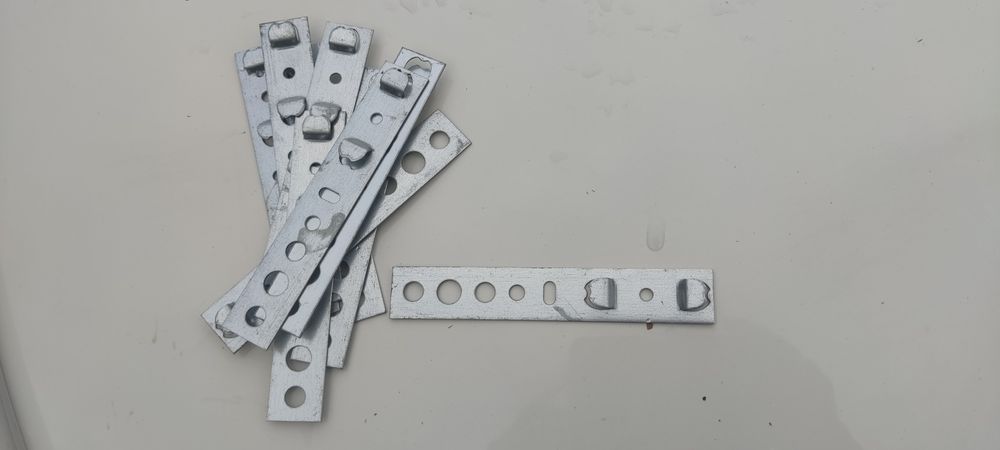 Kotwy montażowe do okien PCV 
10 szt cena 5 zł
Długość całkow