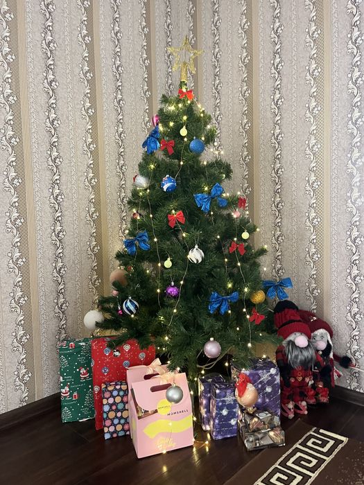 Ялинка штучна новорічна