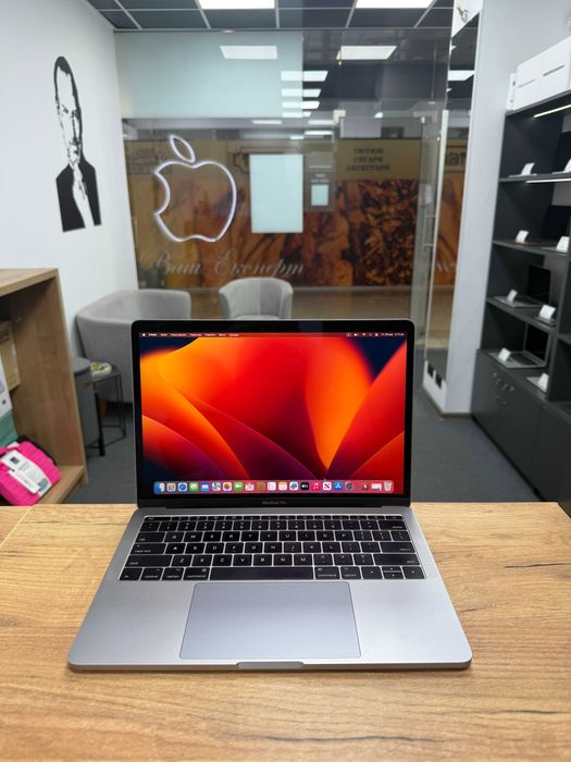 Macbook Pro 2017 (i5/8gb/128 SSD) Гарантія .