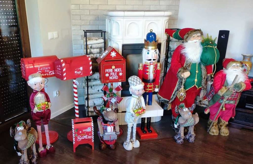 Stojąca świąteczna dekoracyjna wysoka skrzynka na listy do Św.Mikołaja