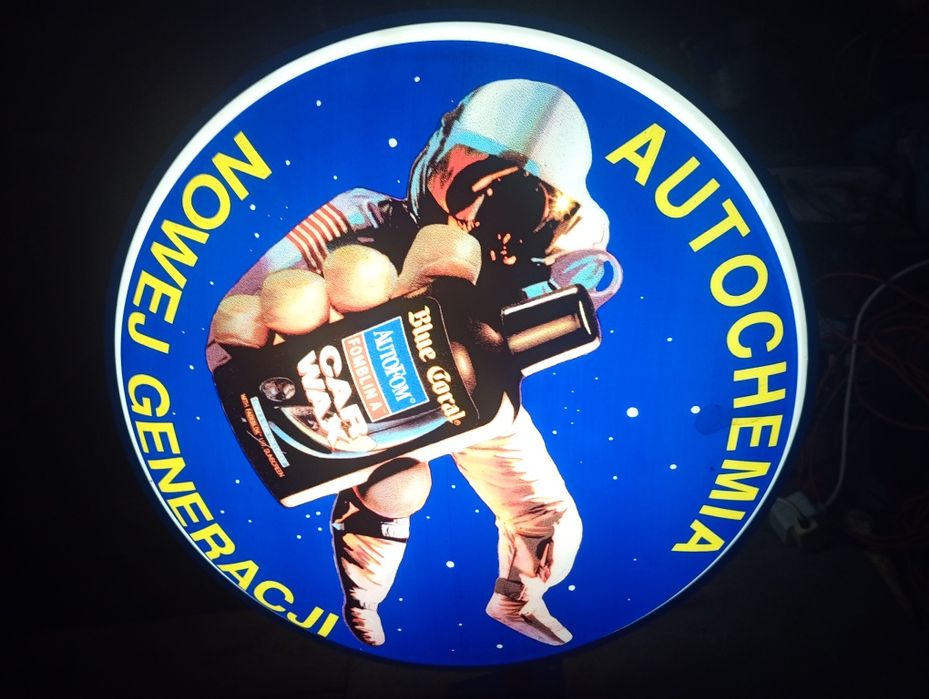 Baner podświetlany, plafon chemia nowej generacji.