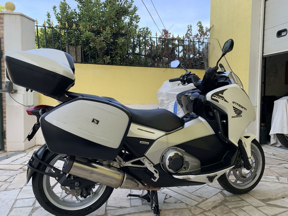 Honda integra 700