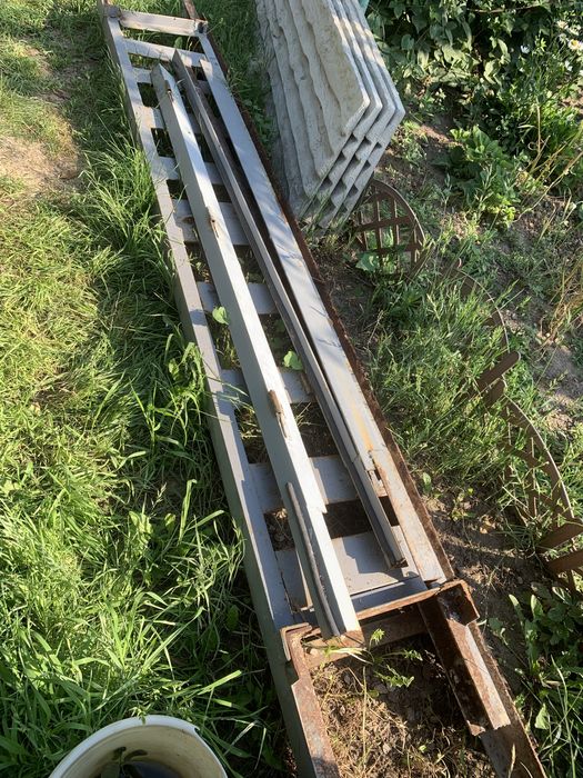 Врота гаражні б/в 2300/2000мм - 5000грн.