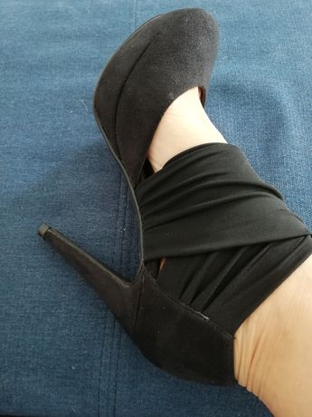 Sapatos pretos Novos N*37 Marypaz