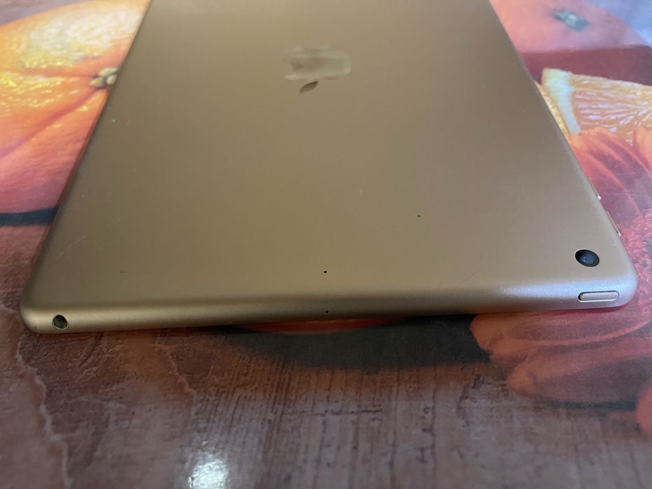 iPad 6 на 128gb.