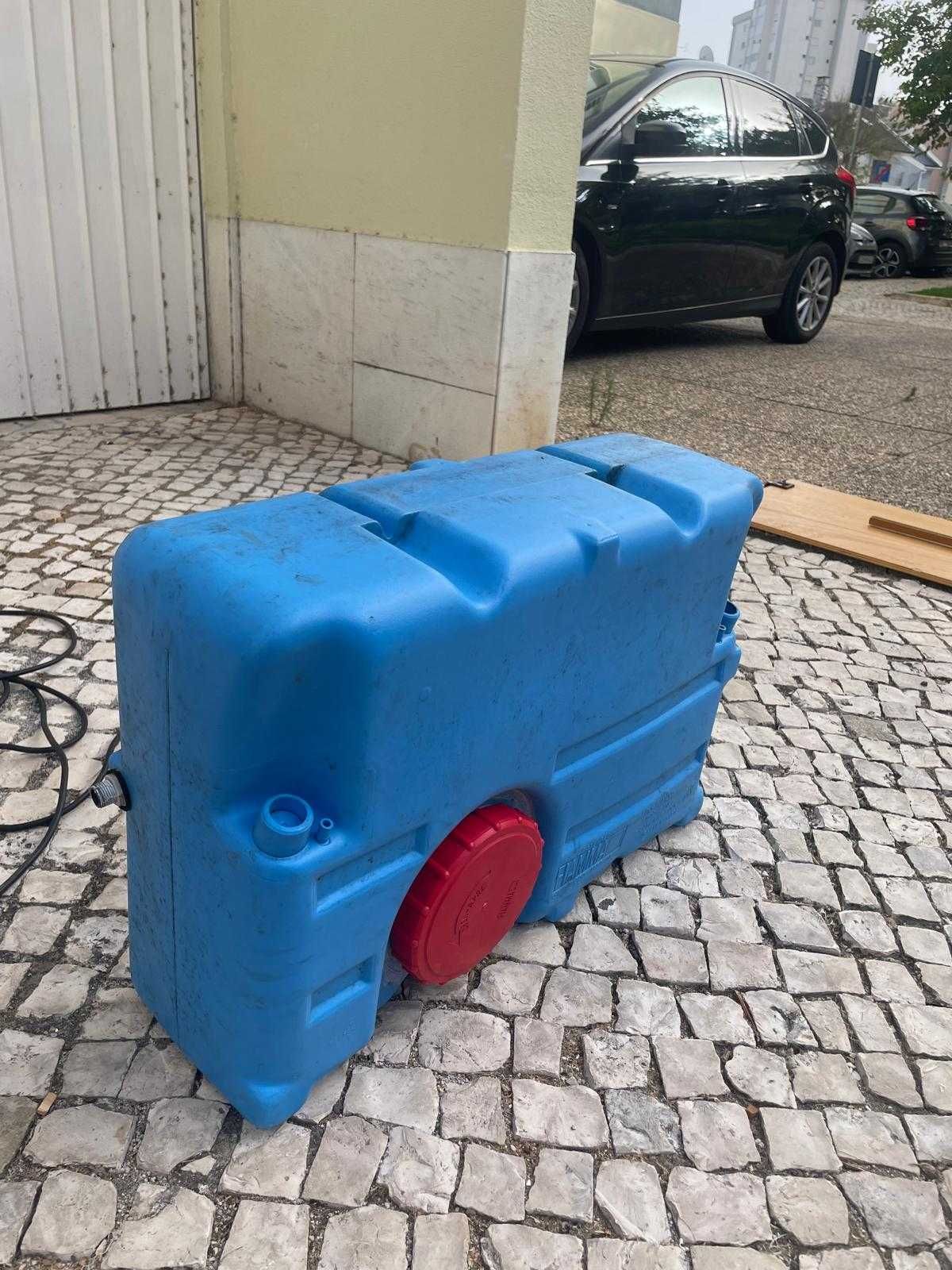 Depósito de Água Fiamma 70L – Autocaravana / Caravana / Campismo