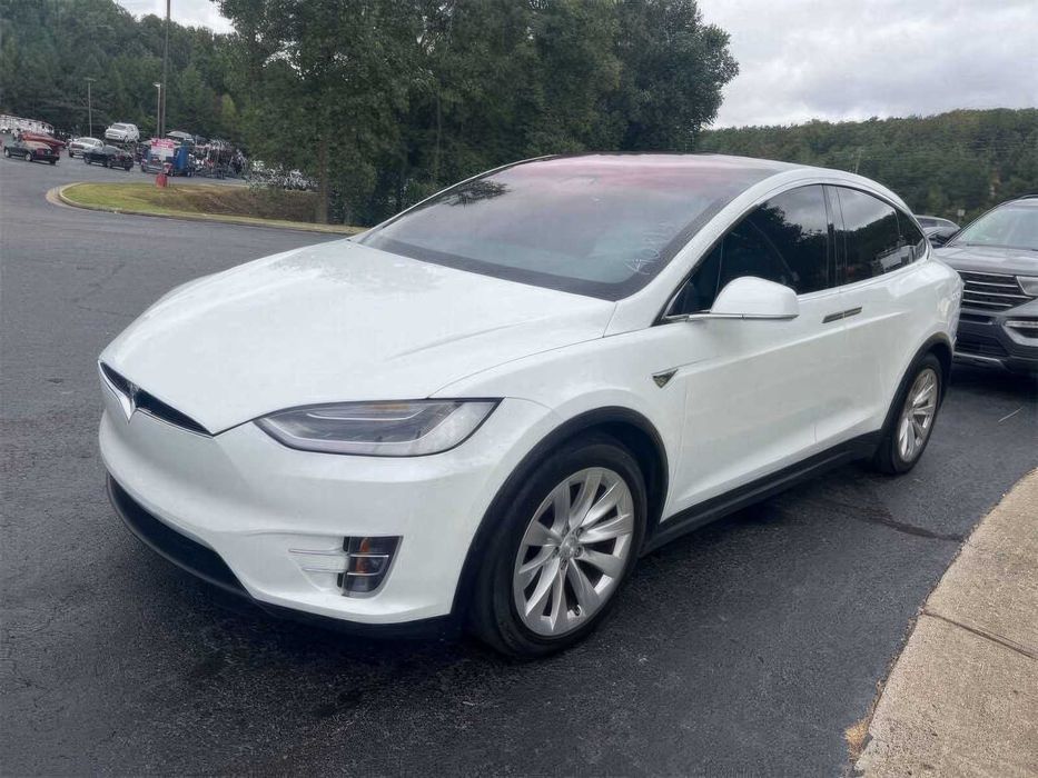 Tesla Model X 75D      2018