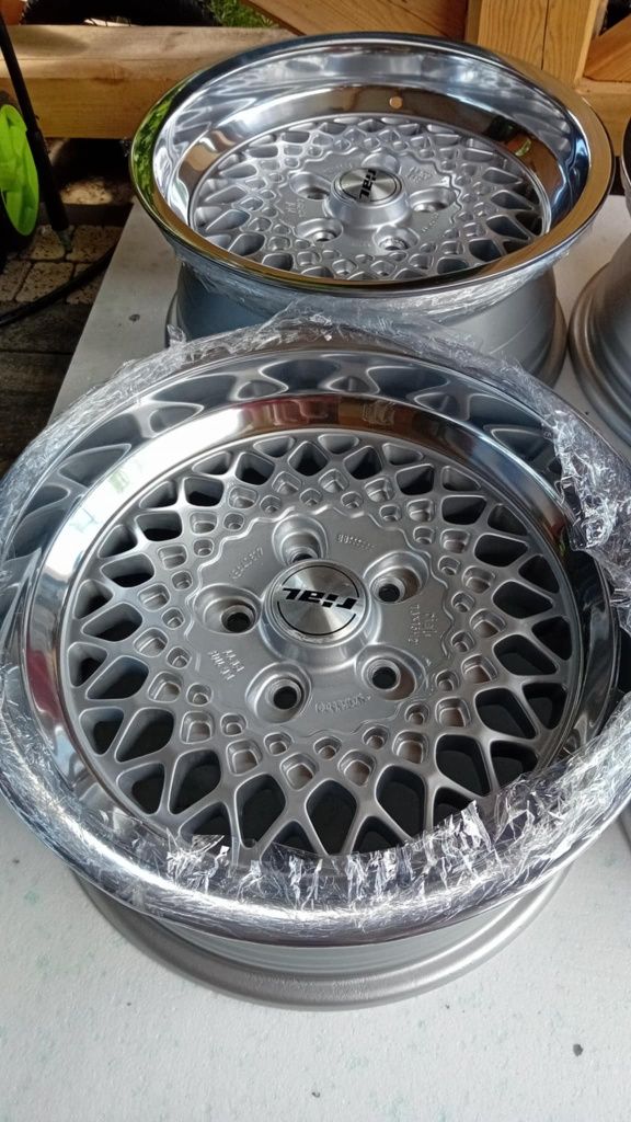 Komplet felg aluminiowych RIAL MESH