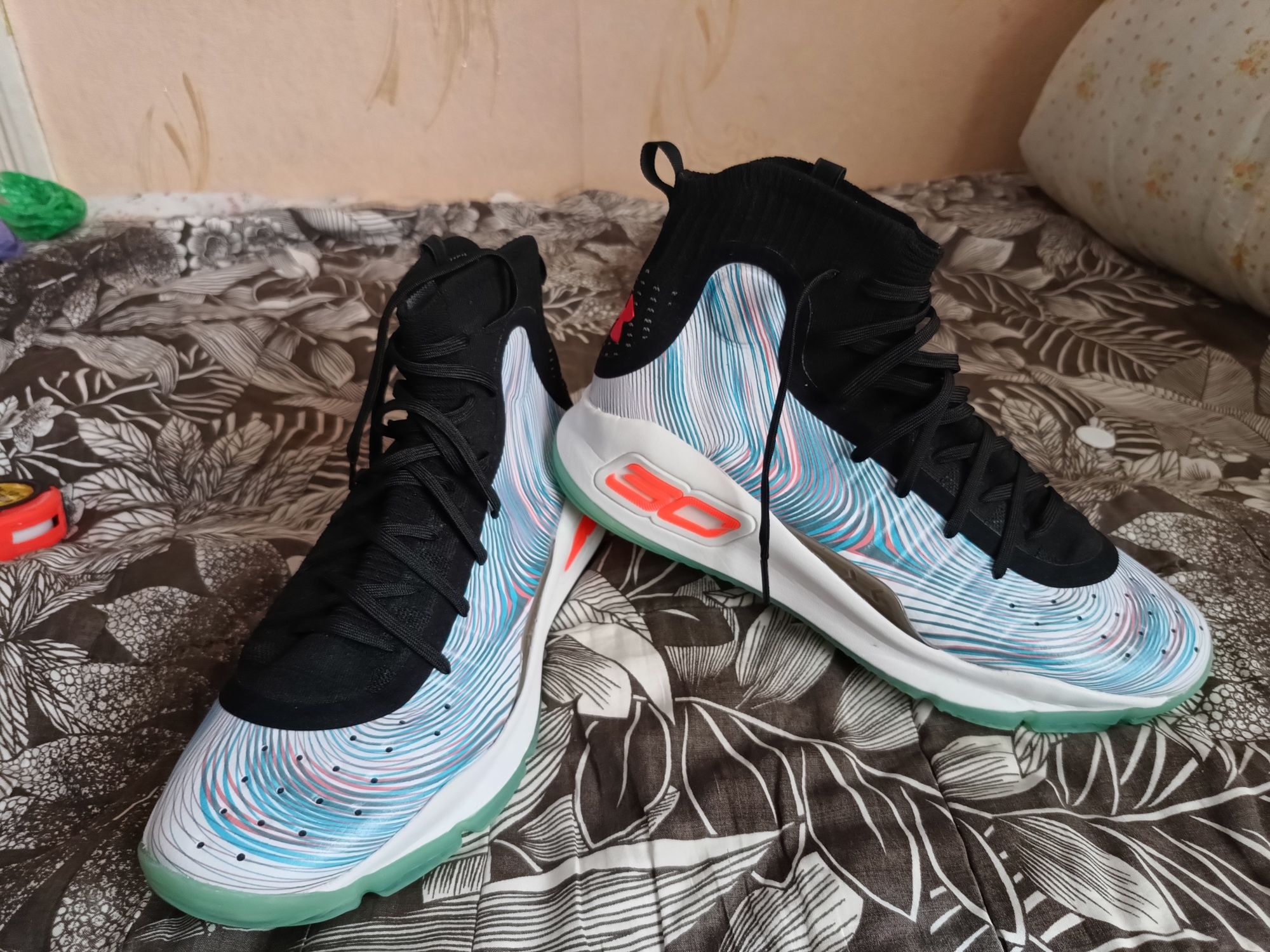 Кросівки Under Armour Curry 4 "More Magic"