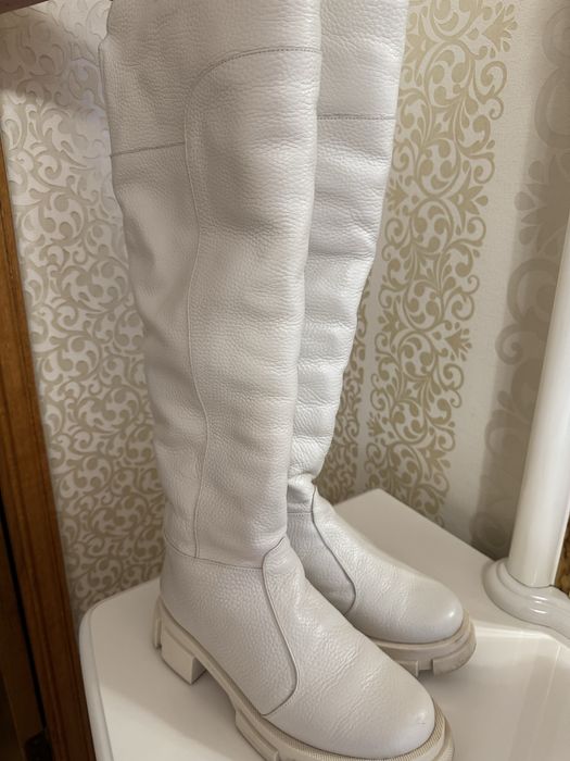 Сапоги кожанные белые 39 размер