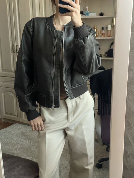 бомбер куртка жіноча