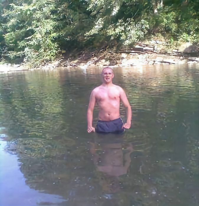 Абсолютно всю фізичну роботу вантажника різноробочого грузчика!