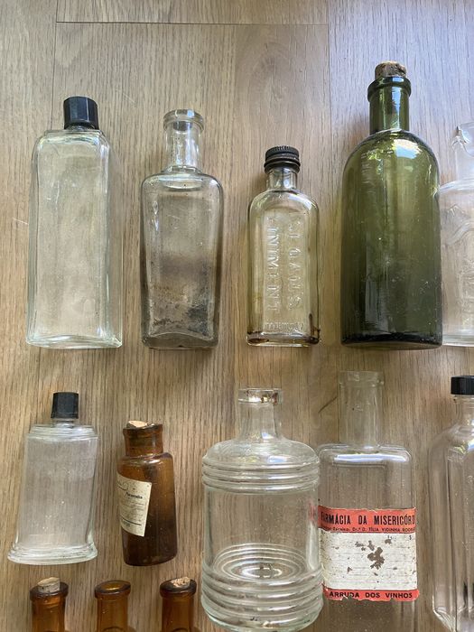 Frascos de farmacia antigos