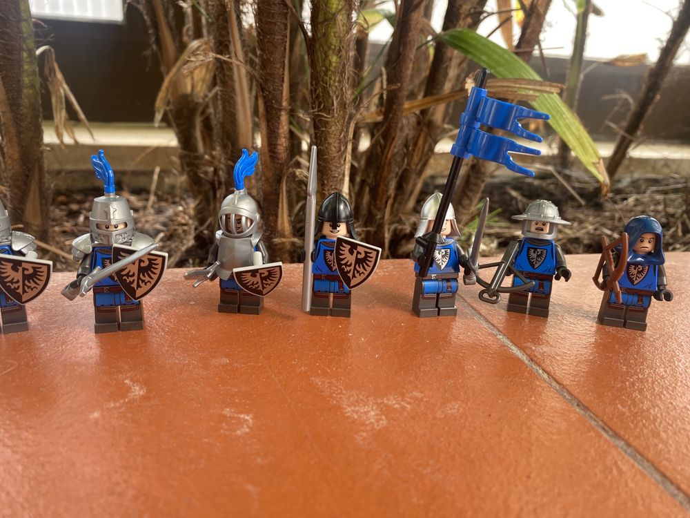 Lego Black Falcons Army Builder
