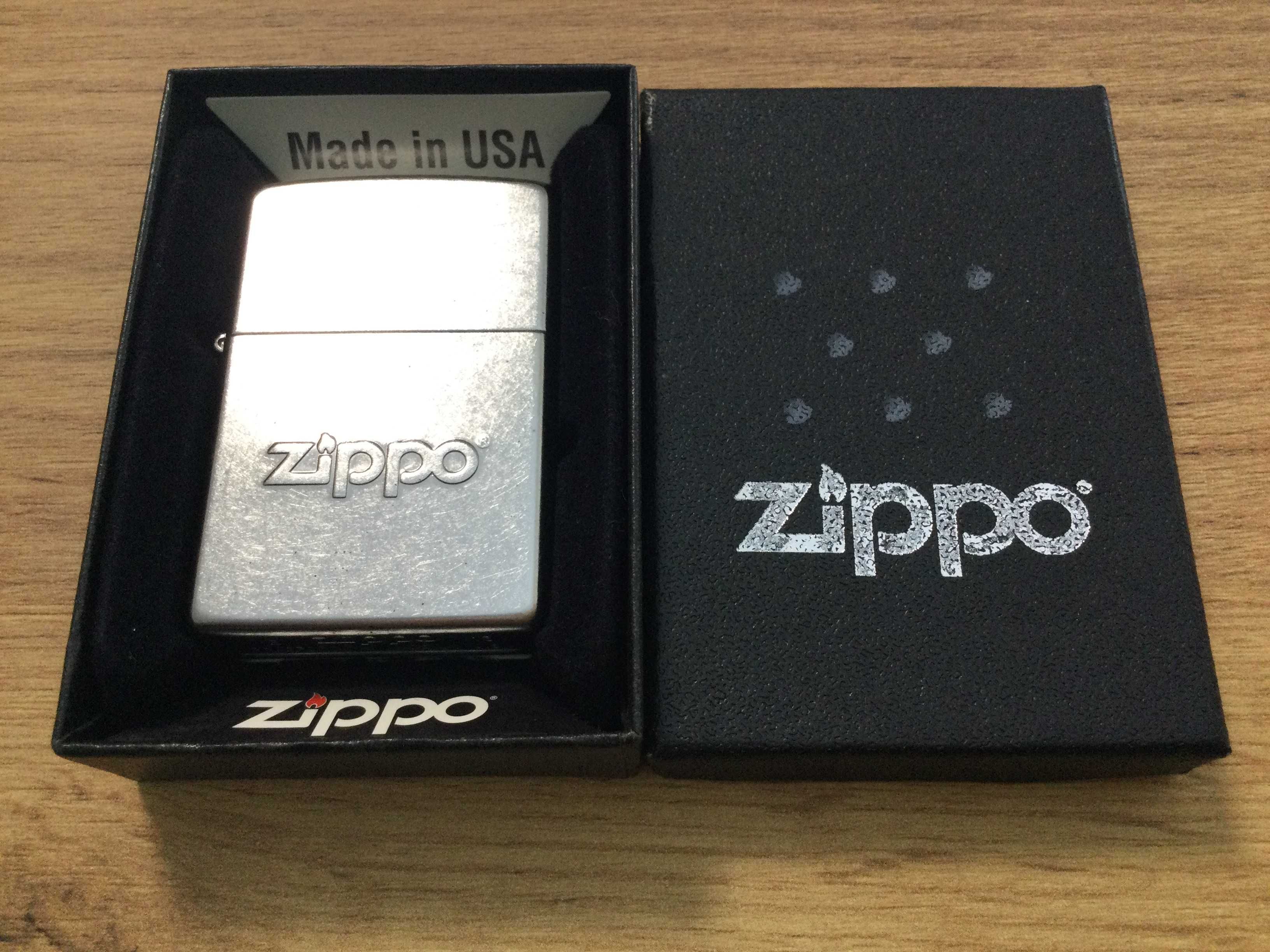 Новая зажигалка Zippo Stamp Street Chrome 21193