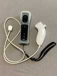 Oryginalny Wii Remote Plus + oryginalny Nunchuck + etui