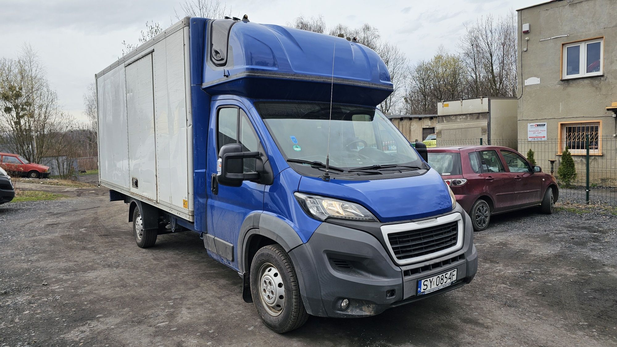 Wynajem z wykupem busów, plandeka, kontener, winda