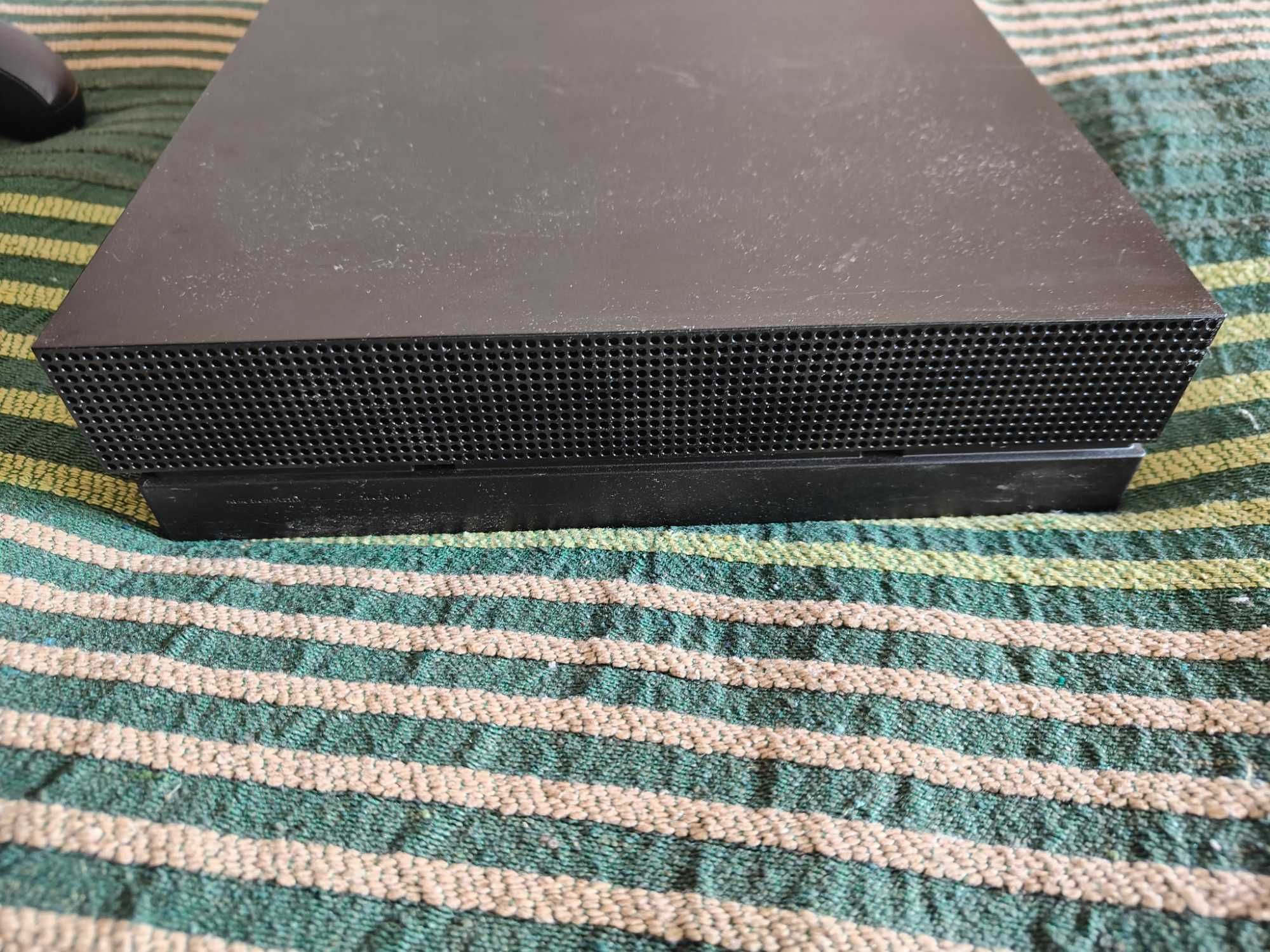 Consola Microsoft Xbox One X, 1Tb