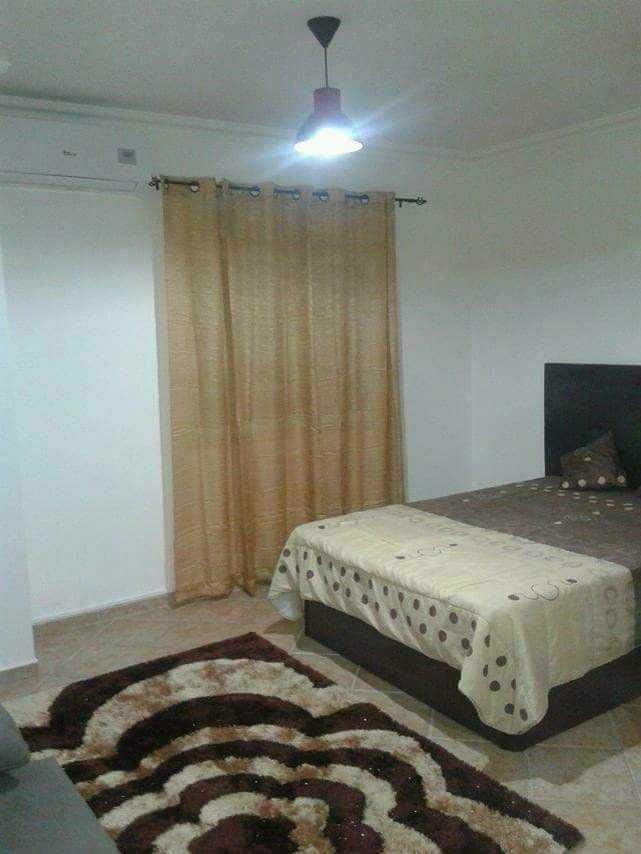 distancia da praia cinco minutos a pé