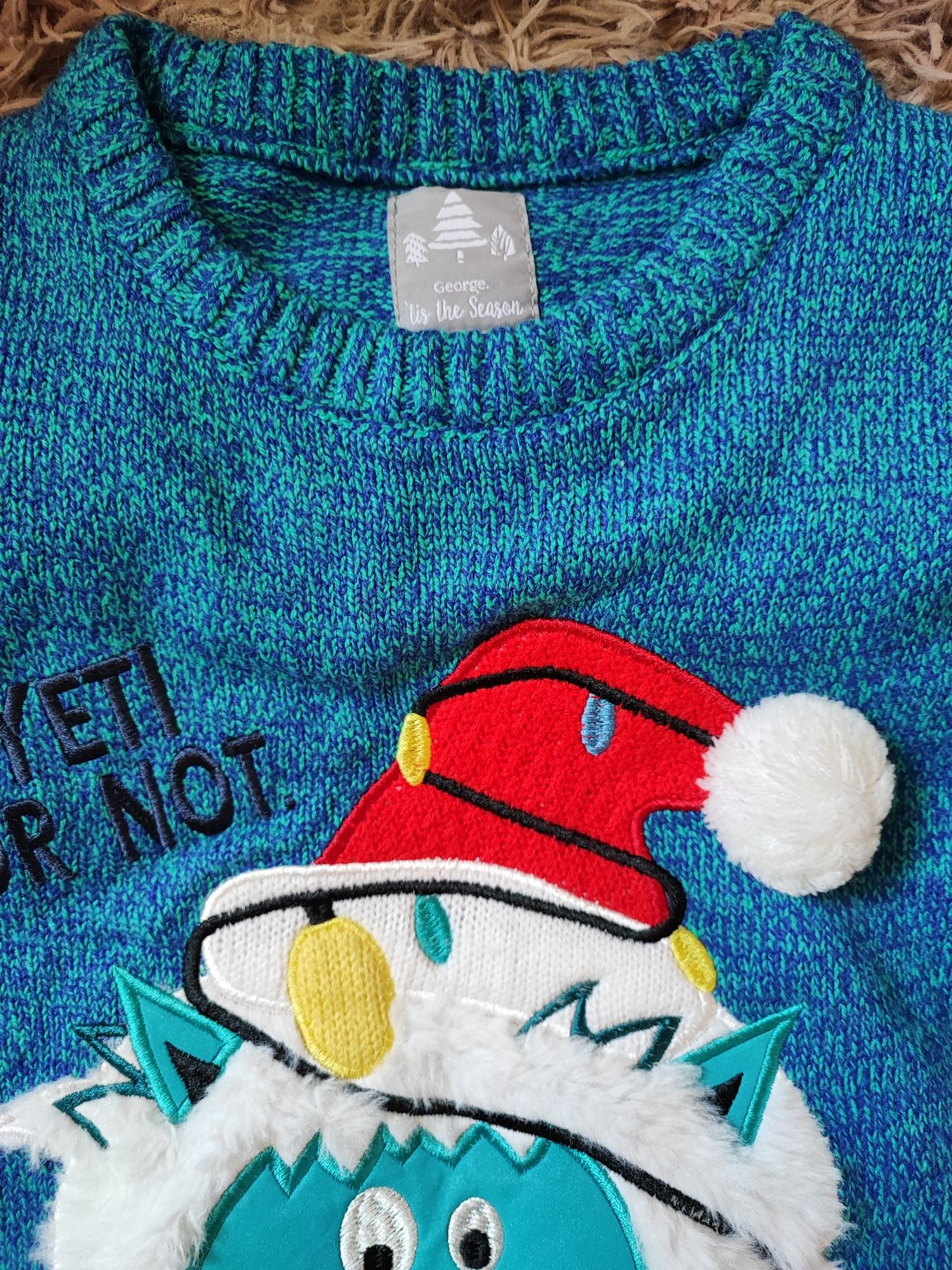 Новорічний теплий светр