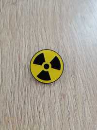Przypinka pin badge radioaktywność promieniotwórczość