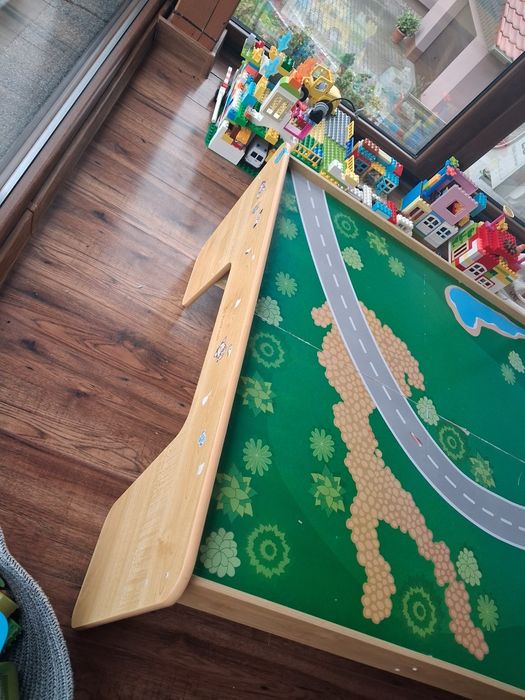 Stolik od  kinderkraft na drewniane tory itd