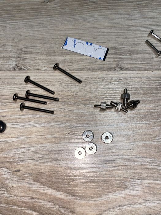 komplet śrub aio