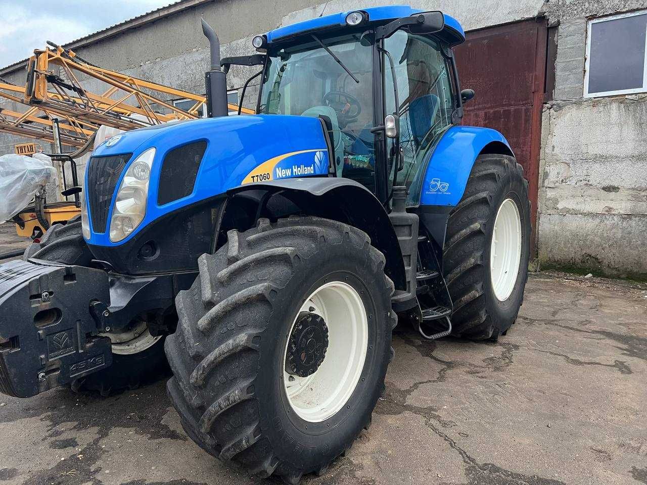 New Holland T7060