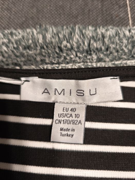 Elegancka ołówkowa sukienka firmy AMISU rozmiar 40