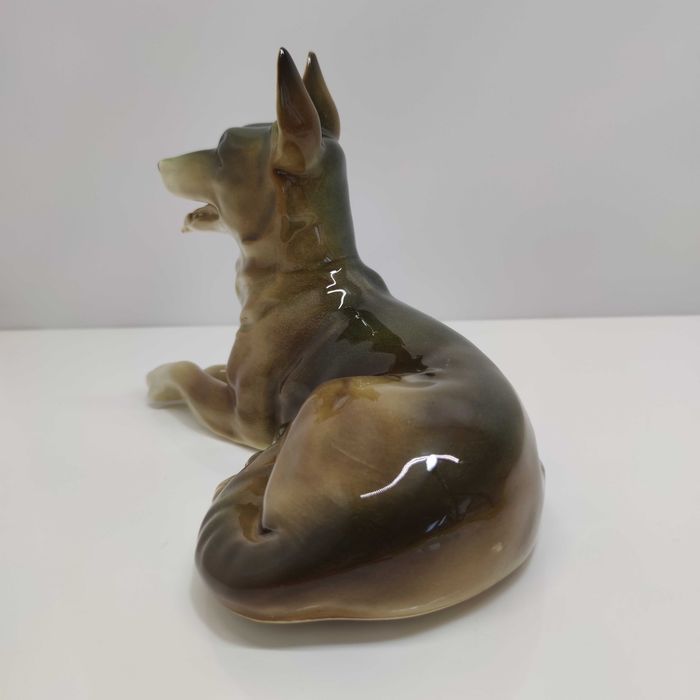 Porcelanowy pies duży lata 50-te