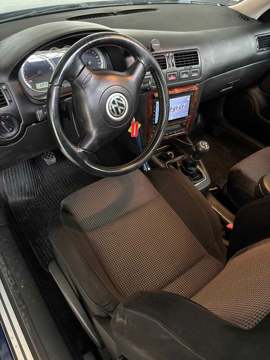 Volkswagen Bora - Excelente Estado de Conservação - Ano 2000