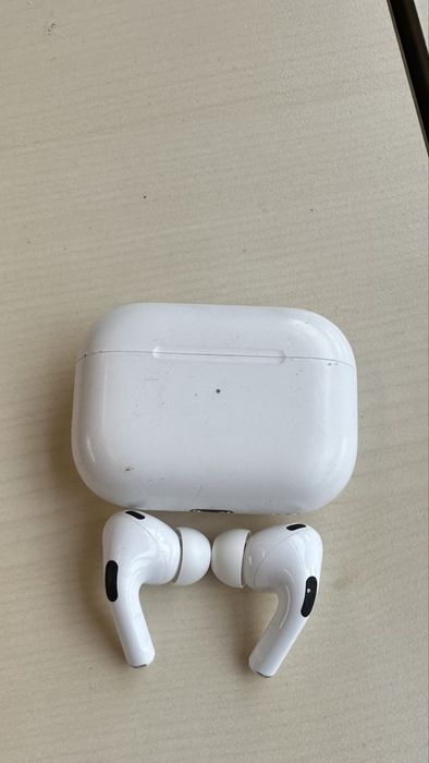 Apple AirPods Pro 3.